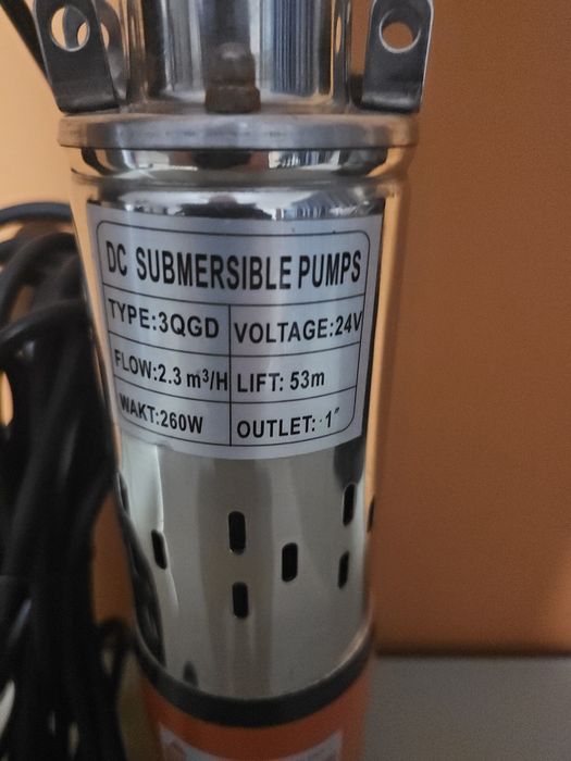 Bomba de poço submersível solar DC 24V 260W Poço profundo 3" Tubo Para