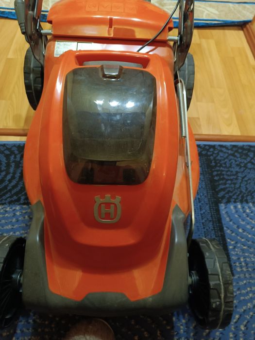 Газонокосилка аккумуляторная Husqvarna LC141