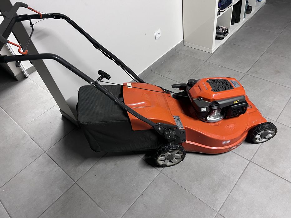 Corta relva Husqvarna LC 253S