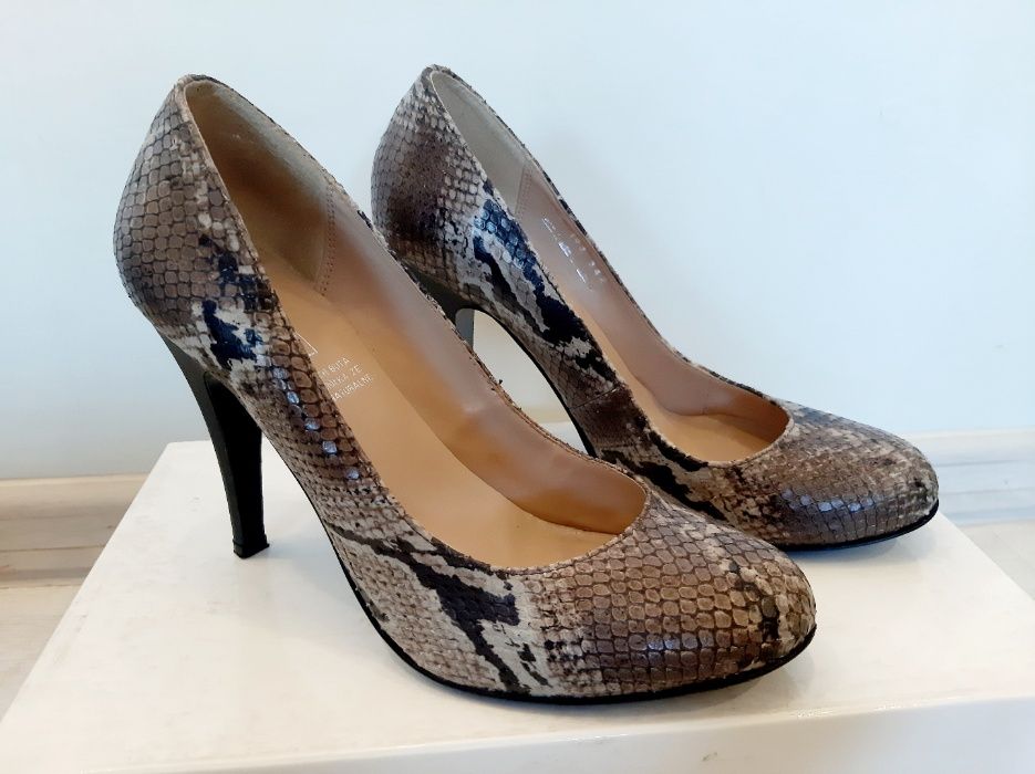 buty, szpilki, skóra krokodyla