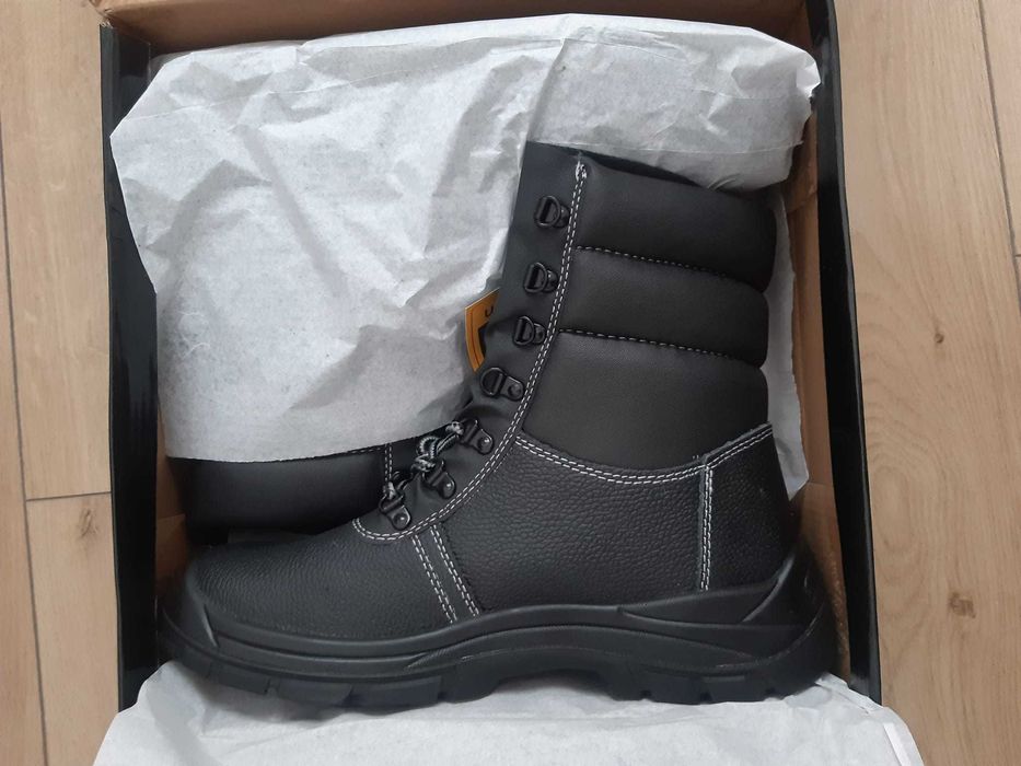 Buty robocze  zimowe firmy urgent rozmiar 44