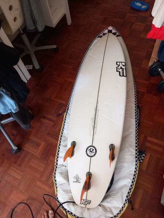 Prancha killerfish 5/4 e capa Quicksilver