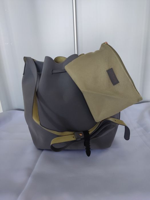 Mala Daffodil Drawstring e Echarpe (L)