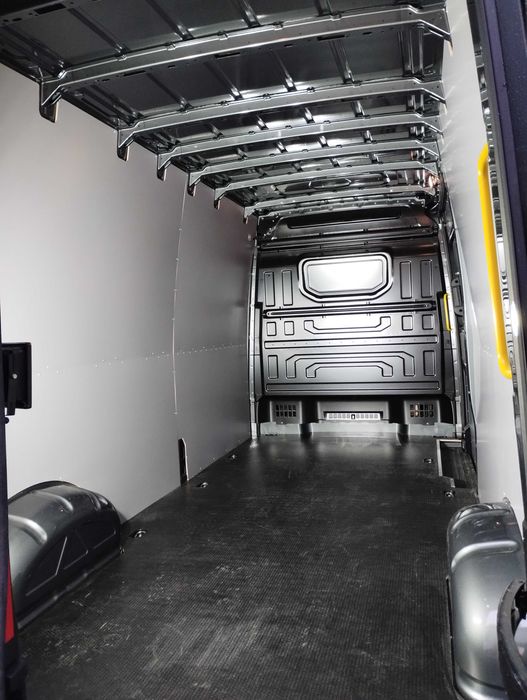 Zabudowa podłogi i ścian VW Crafter / MAN TGE L4H3