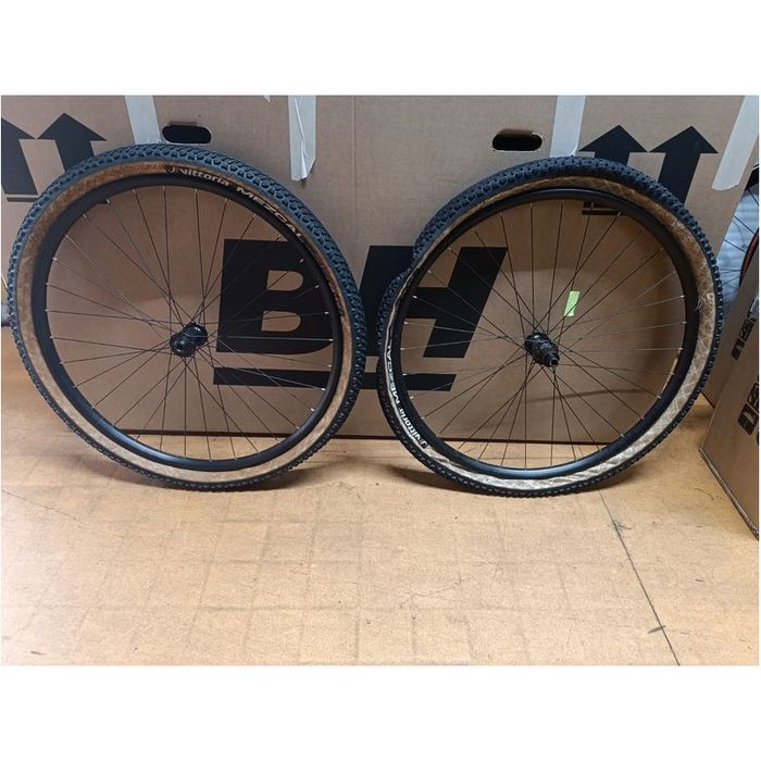 Rodas btt 29 boost com pneus