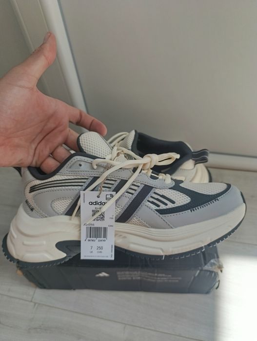 Кросівки adidas original 40,5 розмір