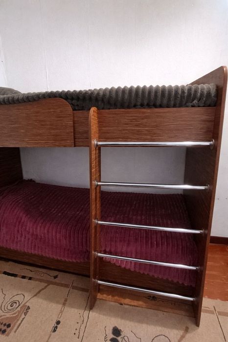 Двухъярусная кровать