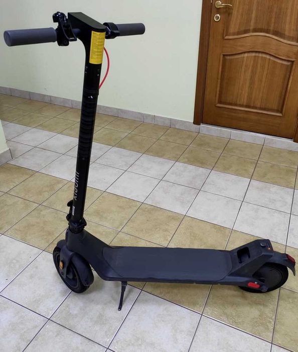 Електросамокат Xiaomi Mi Electric Scooter 4 Lite 2nd Gen