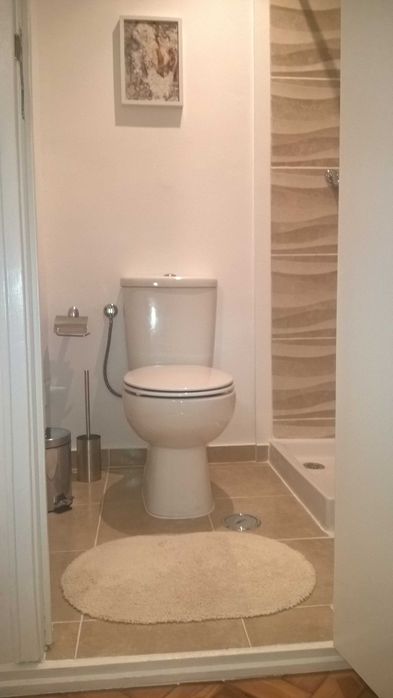 Quarto com WC Privativo (Falagueira - Metro Linha Azul)