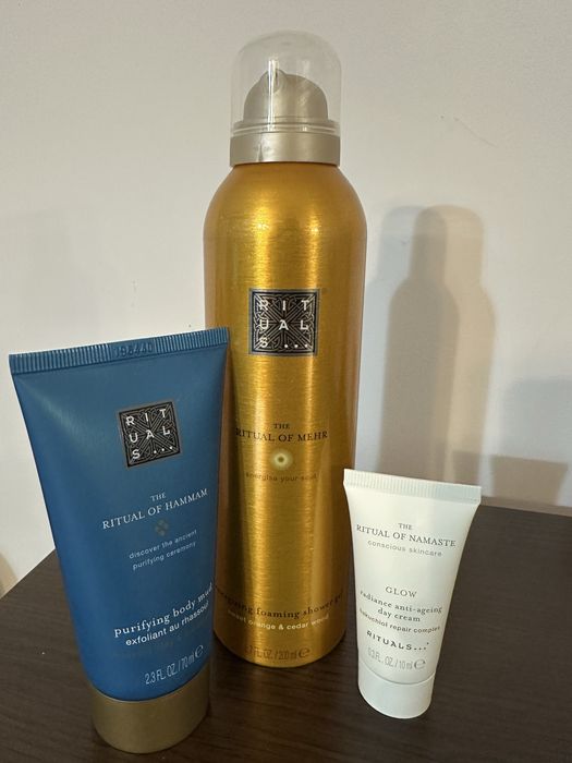 Pianka do kąpieli, krem na dzień, błoto do ciała Rituals