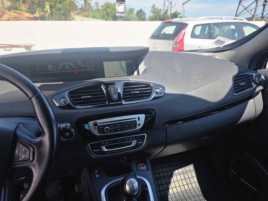 Renault Grand Scénic — fotografia 11