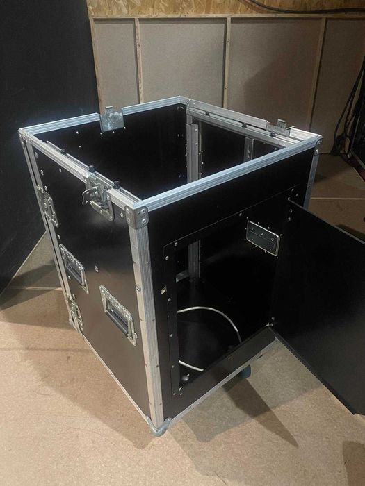 Rack 15U com suporte para mesa de som e com rodas