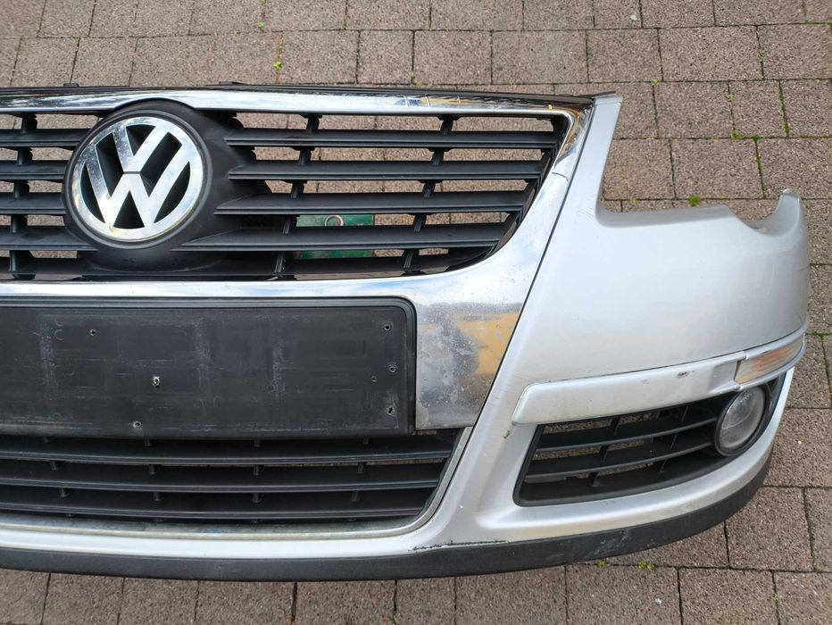Zderzak Przedni VW Passat B6 Kolor Srebrny LA7W