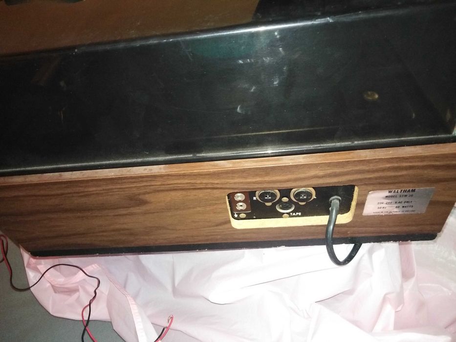 Gramofon amplituner Weltham jeden z kanałów nie działa