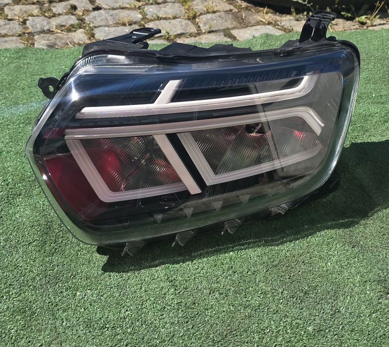 Farol Ótica Esquerda Dacia Duster 2 Facelift LED (2021-2024) - Original