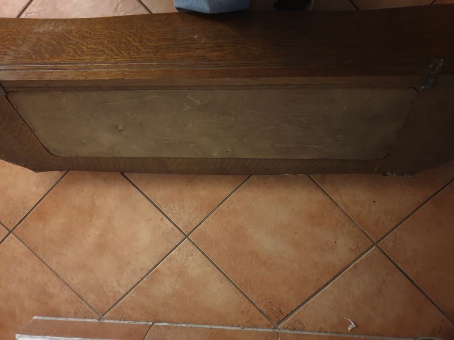 Stary wieszak dębowy