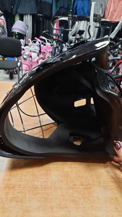 Kask do unihokeja ( rozmiar uniwersalny )