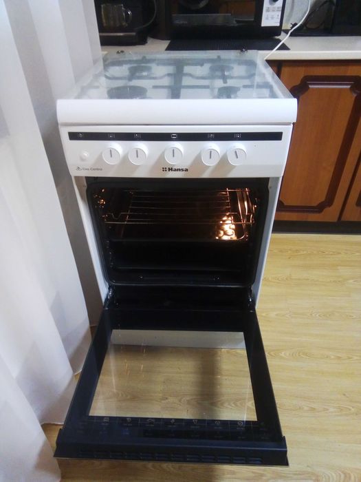 Газовая плита Hansa с подключением к электричеству