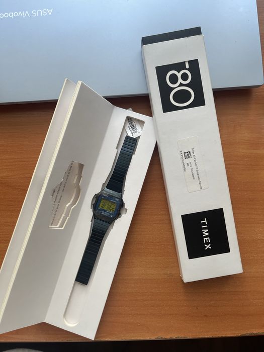 Чоловічий годинник