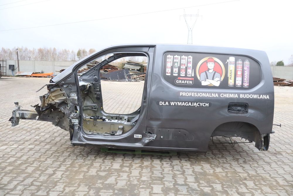 ĆWIARTKA LEWY PRZÓD PODŁUŻNICA OPEL COMBO E EVL MINIVAN