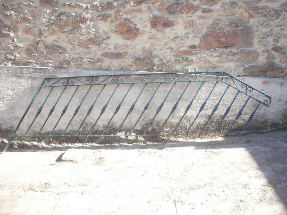 Grade em ferro verde