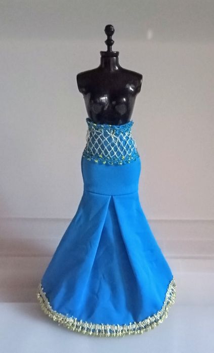 Vestidos do Mundo Barbie.Leia descrição do anúncio.