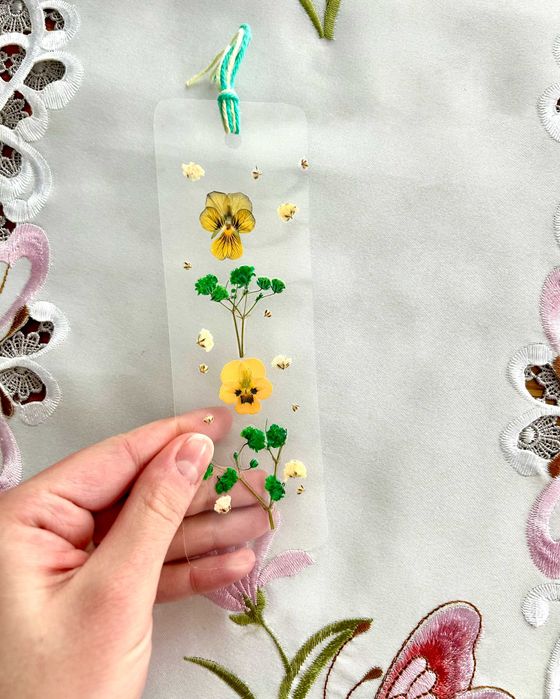 Zakładka do książki z suszonymi kwiatami 3 sztuki