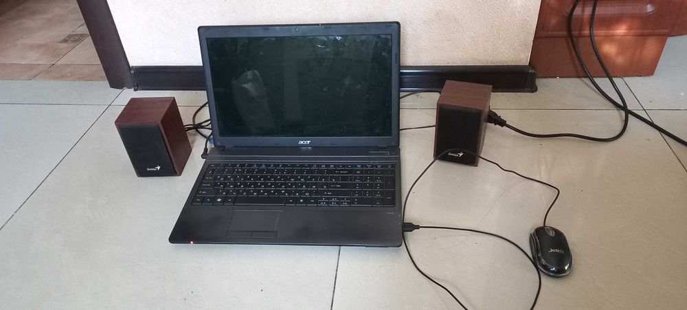 Acer TravelMate 5740 4Gb  500Gb Сумка Мышь Колонки