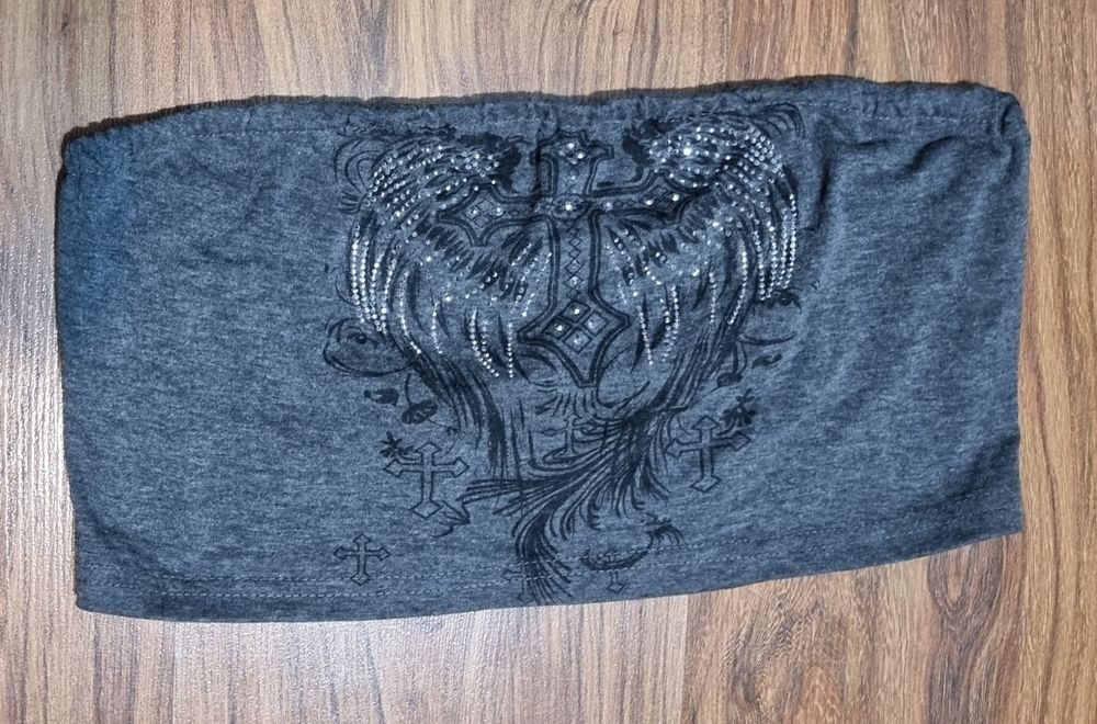 Króciutki crop top