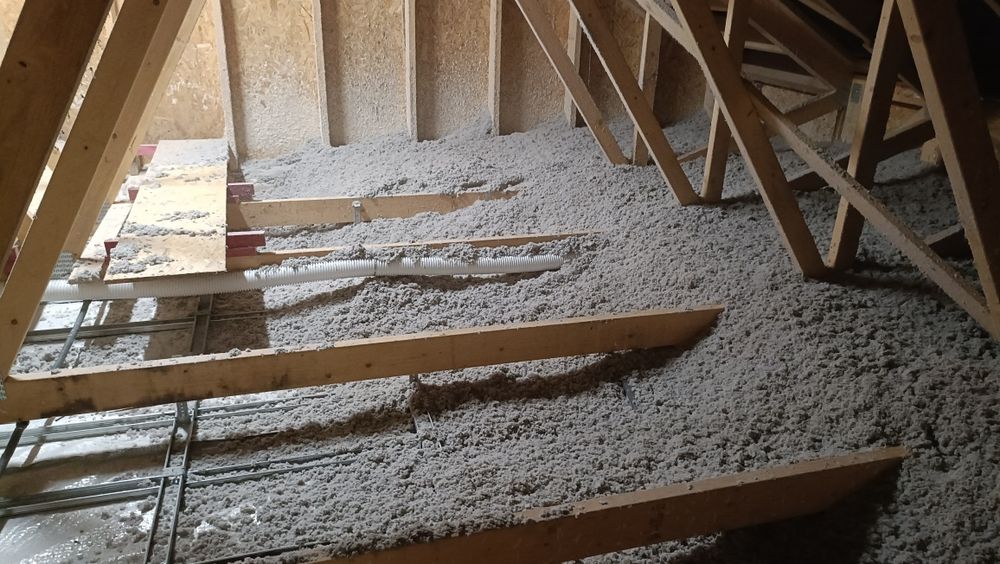 Ocieplenie celulozą wełną wdmuchiwanie naprawa ocieplenia po kunach