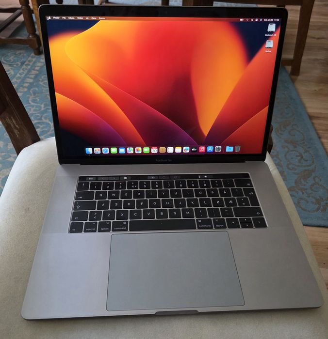 Zamienię Macbook pro a1707. Procesor i7, 16gb ram, 15" 1tb.