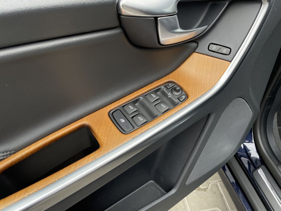 Вольво ХС60 Volvo XC60 Т5 AWD