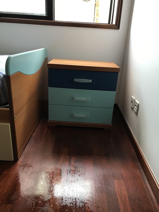 Quarto criança com gavetões