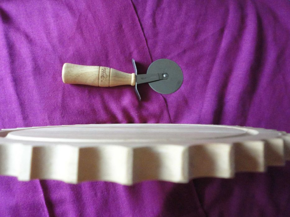 Деревянная доска и нож для пиццы (набор) Coca cola