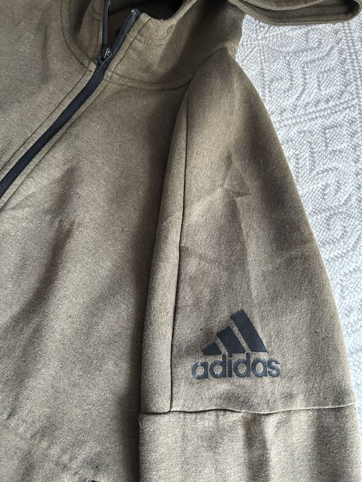 Casaco Adidas com capuz