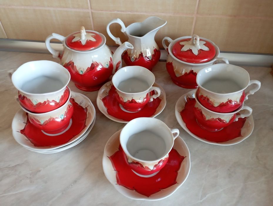 Чайный сервиз Красный бутон на 6 персон