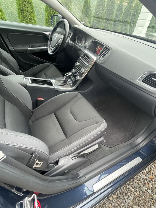 Volvo V60 2.4 D6 R-Design Plug in Hybryd 4x4 aktyeny radar !