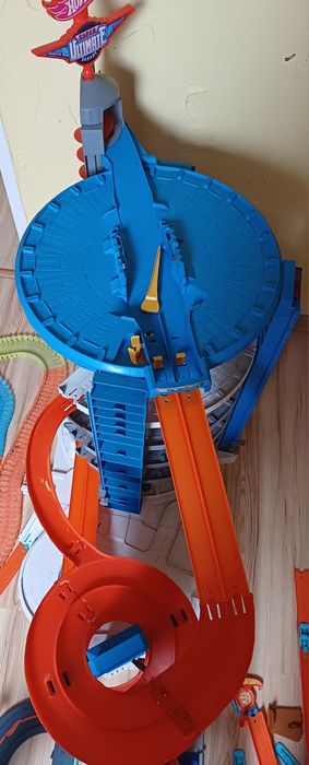 Hot wheels Super Ultimate parking