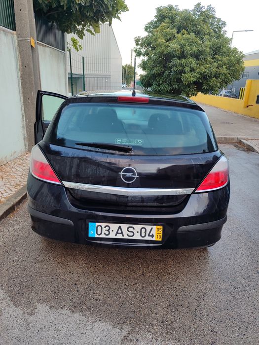 Opel astra 1.3 CDTI 150 mil quilómetros foto 2