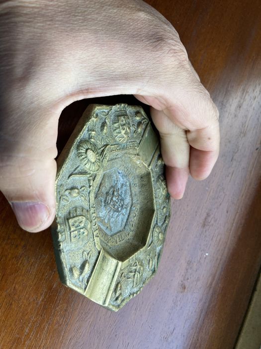 Cinzeiros antigos em bronze