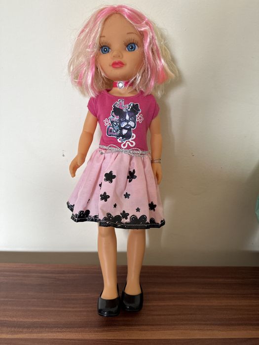 4 Bonecas Barbie / disney usadas