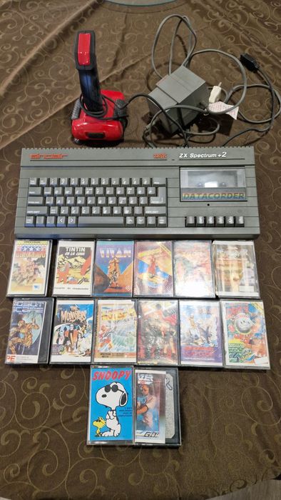 ZX Spectrum +2 (128K) + Transformador + Joystick + Lote de 14 Jogos