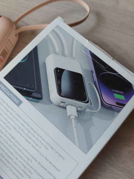 Компактний Power Bank.