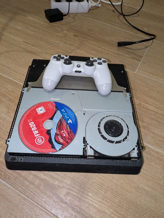 Vendo ps4 slim para peças