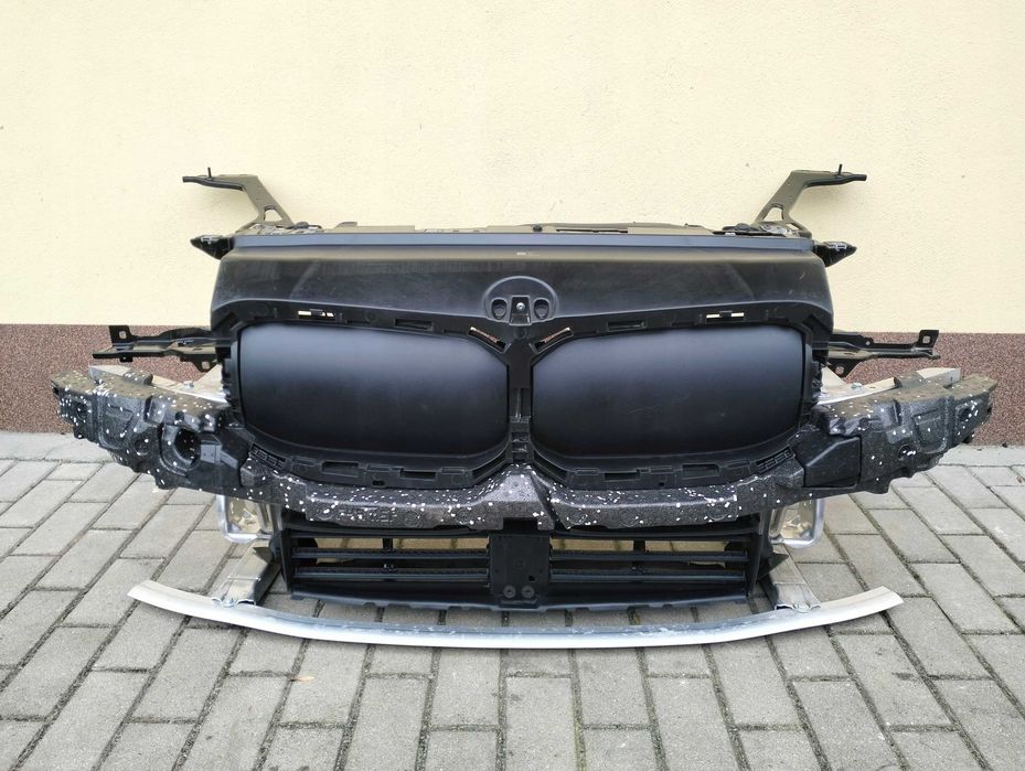 BMW 2 F44 Передня панель, телевізор