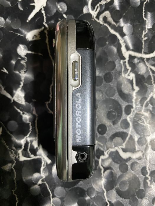 Телефон Motorola V80