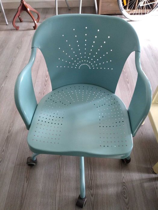 Cadeira de metal ikea