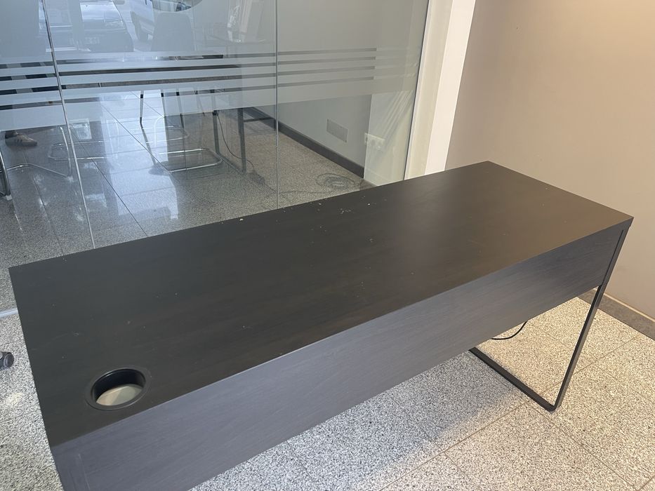 Secretaria preta Ikea