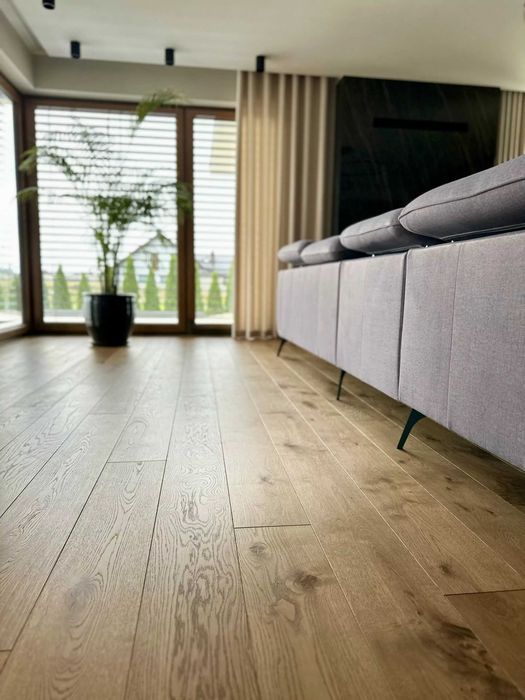 Dębowa deska podłogowa z montażem