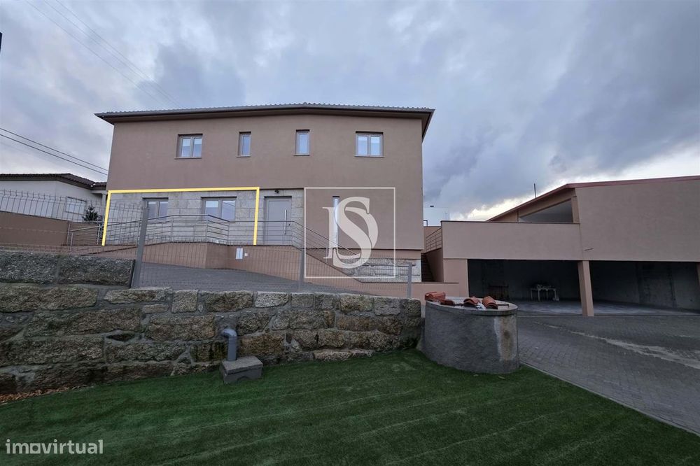 Apartamento T2 Renovado, no Botulho — Tondela E Nandufe, Viseu